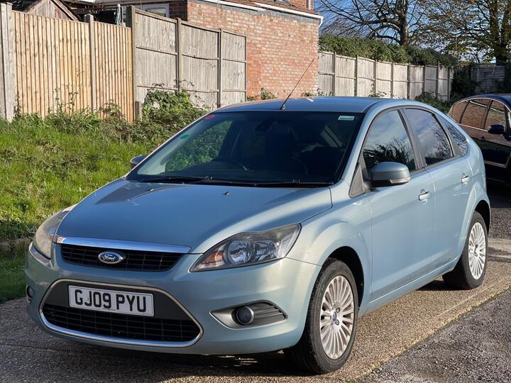 Ford Focus 1.6 Titanium 5dr