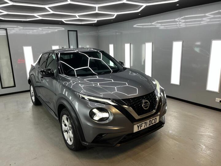 Nissan Juke 1.0 DIG-T N-Connecta Euro 6 (s/s) 5dr