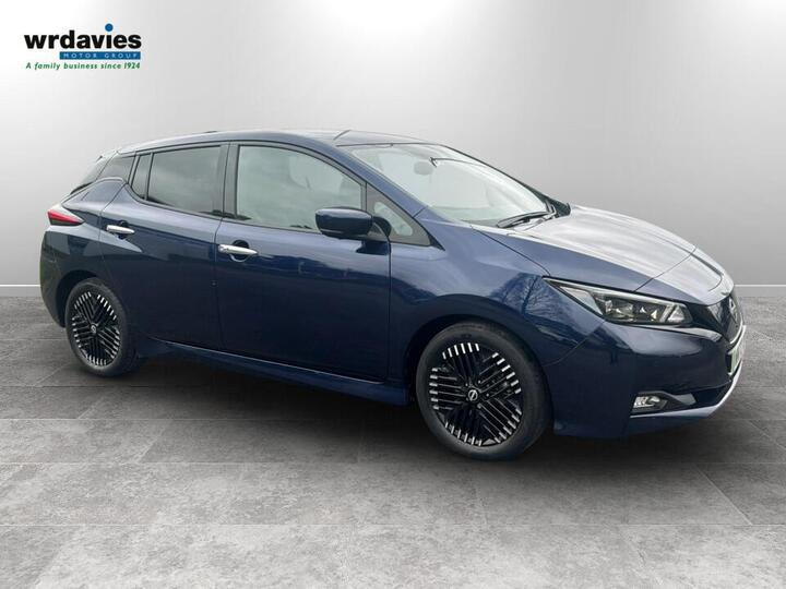 Nissan LEAF 39kWh Tekna Auto 5dr Nissan LEAF 39kWh Tekna Auto 5dr