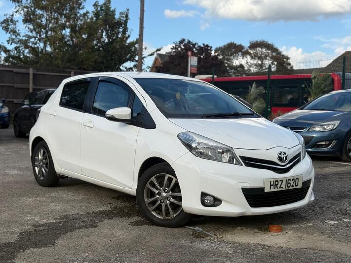 Toyota Yaris 1.33 Dual VVT-i Icon Plus Euro 5 5dr