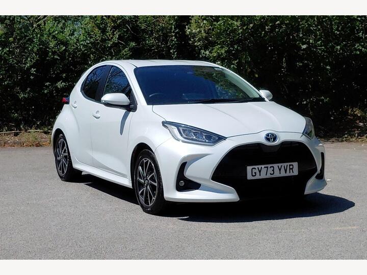 Toyota Yaris 1.5 VVT-h Design E-CVT Euro 6 (s/s) 5dr