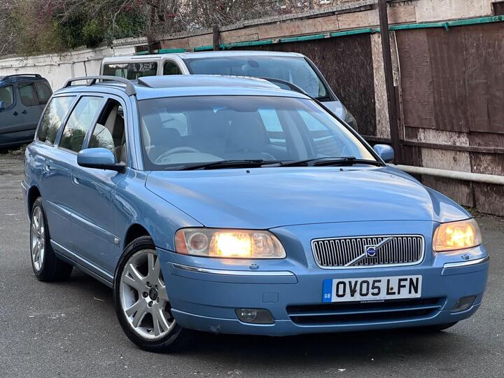Volvo V70 2.4 SE 5dr