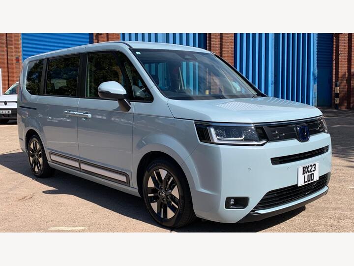 Honda Stepwagon AIR RP8 2.0 PETROL HYBRID 7 SEATS AUTO