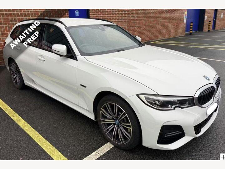 BMW 3 SERIES 2.0 330e 12kWh M Sport Touring Auto XDrive Euro 6 (s/s) 5dr BMW 3 SERIES 2.0 330e 12kWh M Sport Touring Auto XDrive Euro 6 (s/s) 5dr