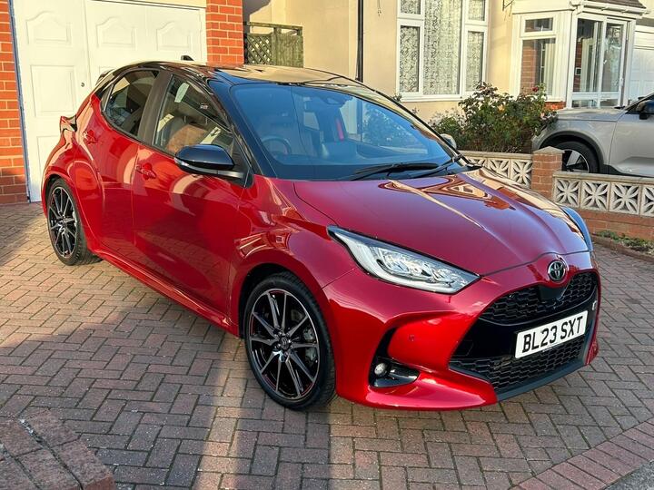 Toyota Yaris 1.5 VVT-h GR SPORT E-CVT Euro 6 (s/s) 5dr
