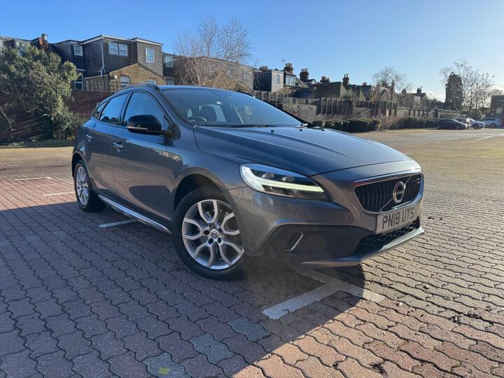 Volvo V40 Cross Country 1.5 T3 Pro Auto Euro 6 (s/s) 5dr Volvo V40 Cross Country 1.5 T3 Pro Auto Euro 6 (s/s) 5dr
