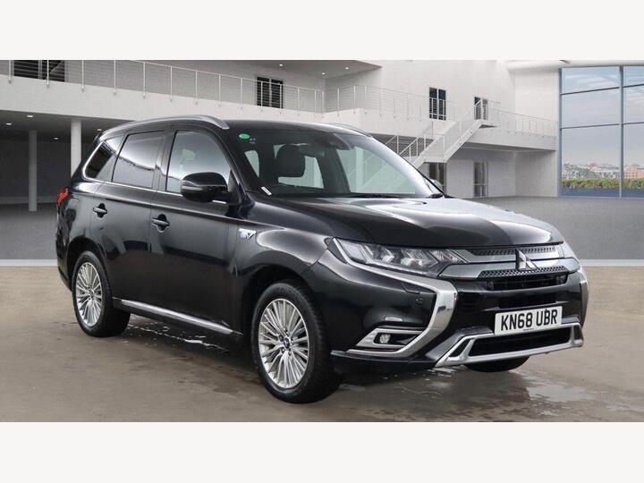 Mitsubishi Outlander 2.4h TwinMotor 13.8kWh 4hs CVT 4WD Euro 6 (s/s) 5dr Mitsubishi Outlander 2.4h TwinMotor 13.8kWh 4hs CVT 4WD Euro 6 (s/s) 5dr