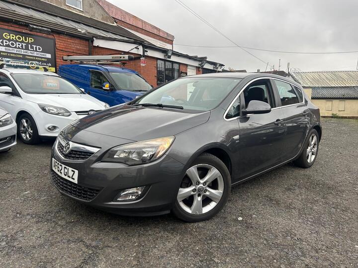 Vauxhall Astra 2.0 CDTi EcoFLEX SRi Euro 5 (s/s) 5dr Vauxhall Astra 2.0 CDTi EcoFLEX SRi Euro 5 (s/s) 5dr