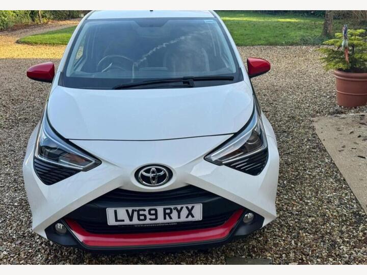 Toyota AYGO 1.0 VVT-i X-trend Funroof X-shift Euro 6 5dr
