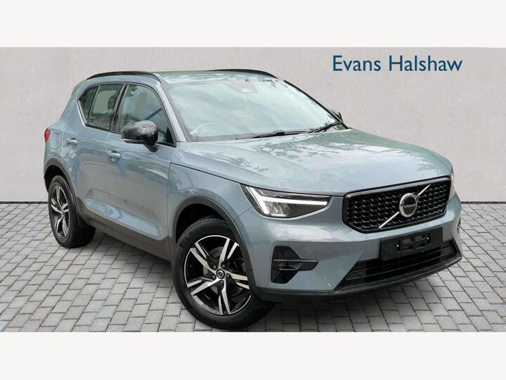 Volvo Xc40 2.0 B3 MHEV Plus Dark DCT Auto Euro 6 (s/s) 5dr