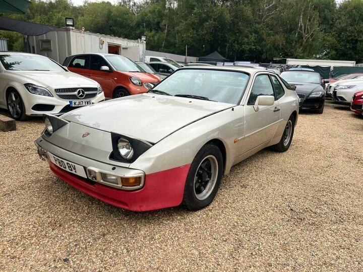 Porsche 944 2.5 Lux 2dr