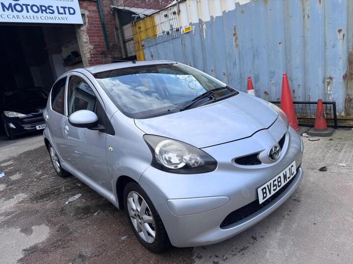 Toyota AYGO 1.0 VVT-i Platinum MultiMode Euro 4 5dr (AC)