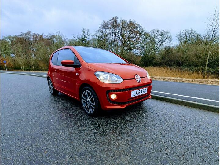 Volkswagen Up! 1.0 BlueMotion Tech High Up! Euro 6 (s/s) 3dr Volkswagen Up! 1.0 BlueMotion Tech High Up! Euro 6 (s/s) 3dr