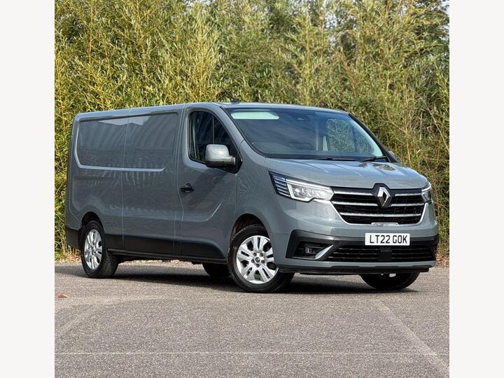 Renault TRAFIC 2.0 DCi Blue LL30 Sport Panel Van 5dr Diesel Manual L2 H1 Euro 6 (s/s) (130 Ps) ULEZ - SUPERB SPEC - NAV - REAR AID