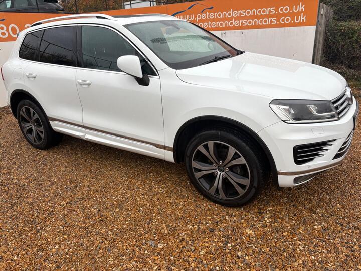 Volkswagen Touareg 3.0 TDI V6 BlueMotion Tech R-Line Tiptronic 4WD Euro 6 (s/s) 5dr Volkswagen Touareg 3.0 TDI V6 BlueMotion Tech R-Line Tiptronic 4WD Euro 6 (s/s) 5dr
