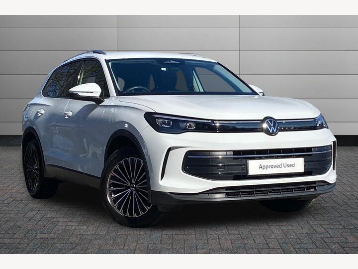 Volkswagen Tiguan 1.5 ETSI MHEV Match DSG Euro 6 (s/s) 5dr Volkswagen Tiguan 1.5 ETSI MHEV Match DSG Euro 6 (s/s) 5dr