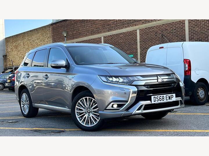 Mitsubishi Outlander 2.4h TwinMotor 13.8kWh 4hs CVT 4WD Euro 6 (s/s) 5dr