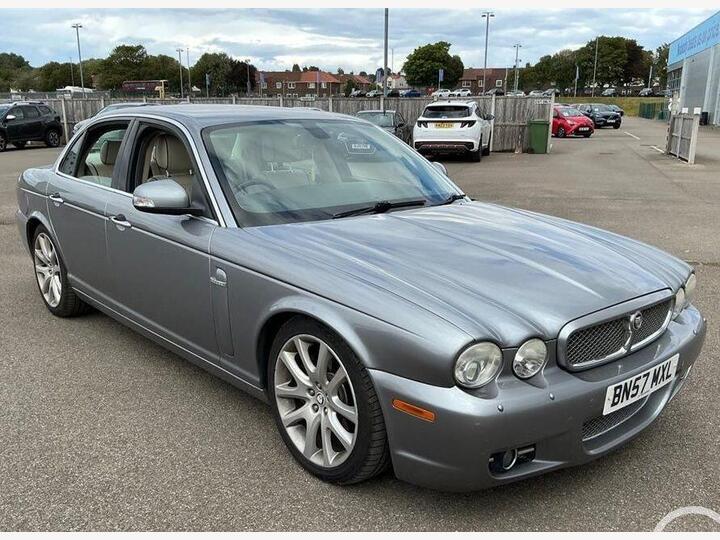 Jaguar XJ 2.7 TD Sovereign 4dr