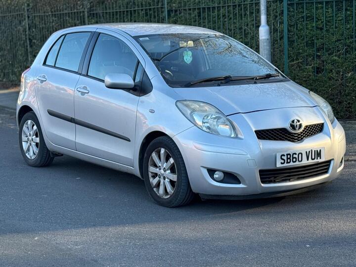 Toyota Yaris 1.33 Dual VVT-i T Spirit Euro 5 (s/s) 5dr