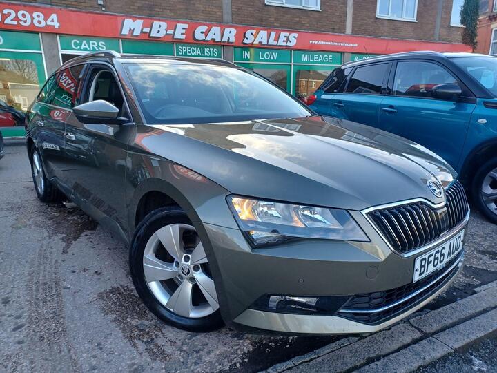 Skoda Superb 2.0 TDI SE Technology Euro 6 (s/s) 5dr Skoda Superb 2.0 TDI SE Technology Euro 6 (s/s) 5dr