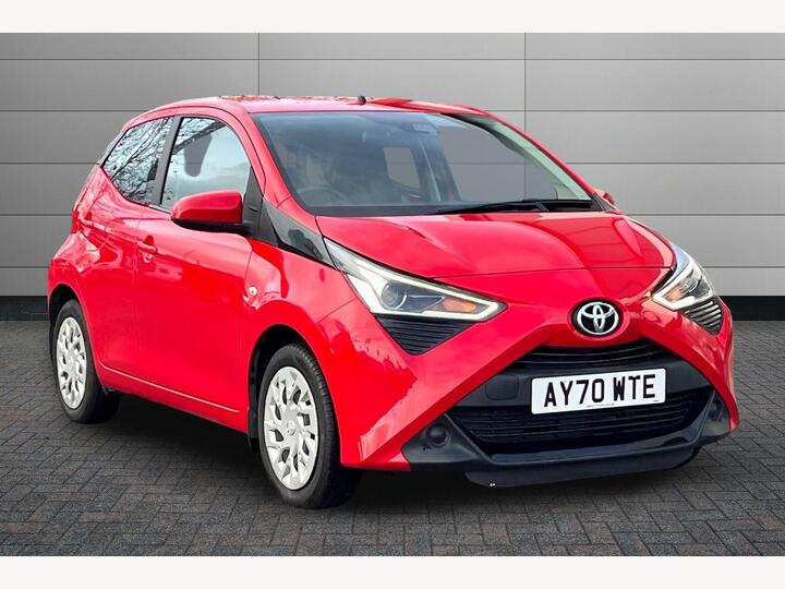 Toyota AYGO 1.0 VVT-i X-play Euro 6 5dr (Safety Sense) Toyota AYGO 1.0 VVT-i X-play Euro 6 5dr (Safety Sense)