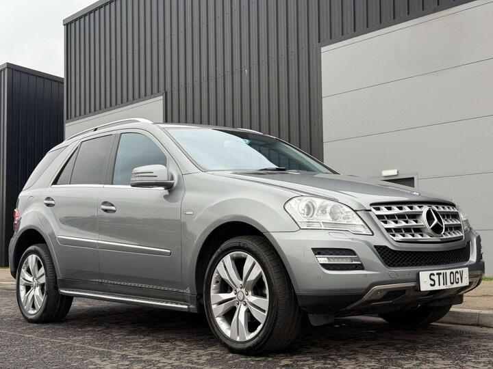 Mercedes-Benz M-CLASS 3.0 ML350 CDI V6 BlueEfficiency Sport G-Tronic 4WD Euro 5 5dr Mercedes-Benz M-CLASS 3.0 ML350 CDI V6 BlueEfficiency Sport G-Tronic 4WD Euro 5 5dr