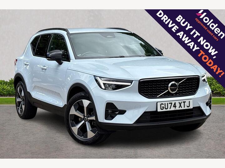 Volvo XC40 2.0 B3 MHEV Plus Dark DCT Auto Euro 6 (s/s) 5dr