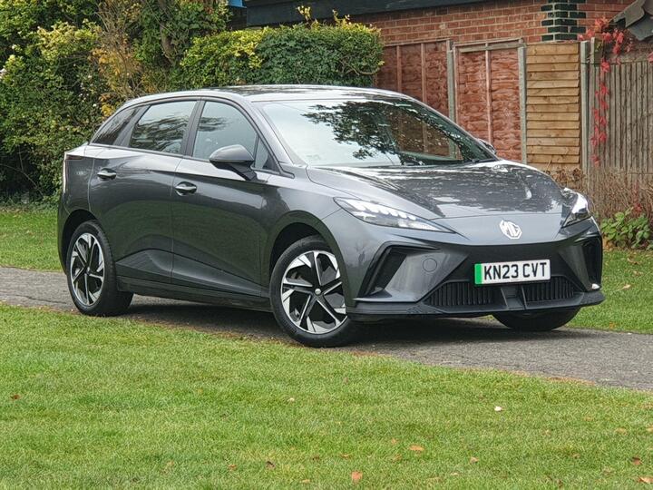 MG MG4 64kWh SE Long Range Auto 5dr