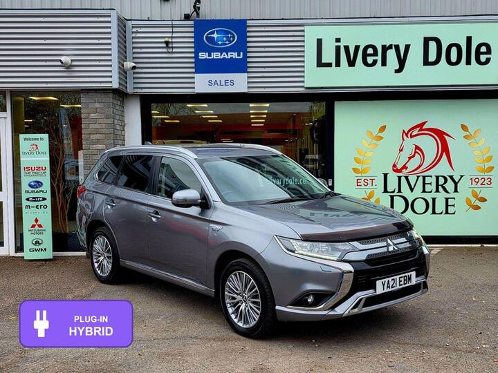 Mitsubishi Outlander 2.4h TwinMotor 13.8kWh Design CVT 4WD Euro 6 (s/s) 5dr Mitsubishi Outlander 2.4h TwinMotor 13.8kWh Design CVT 4WD Euro 6 (s/s) 5dr