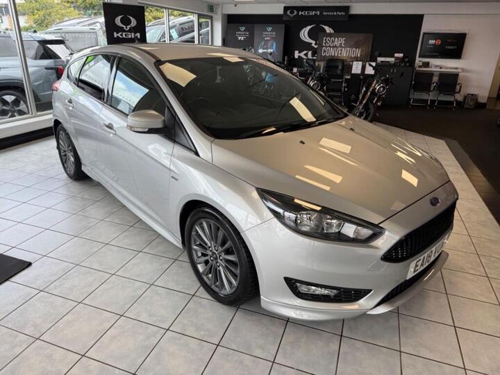Ford Focus 1.0T EcoBoost ST-Line Euro 6 (s/s) 5dr