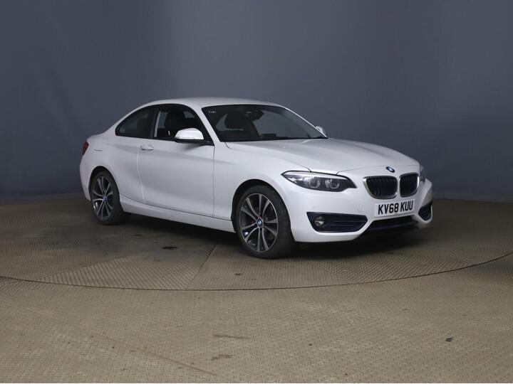 BMW 2 SERIES 2.0 220i Sport Auto Euro 6 (s/s) 2dr BMW 2 SERIES 2.0 220i Sport Auto Euro 6 (s/s) 2dr