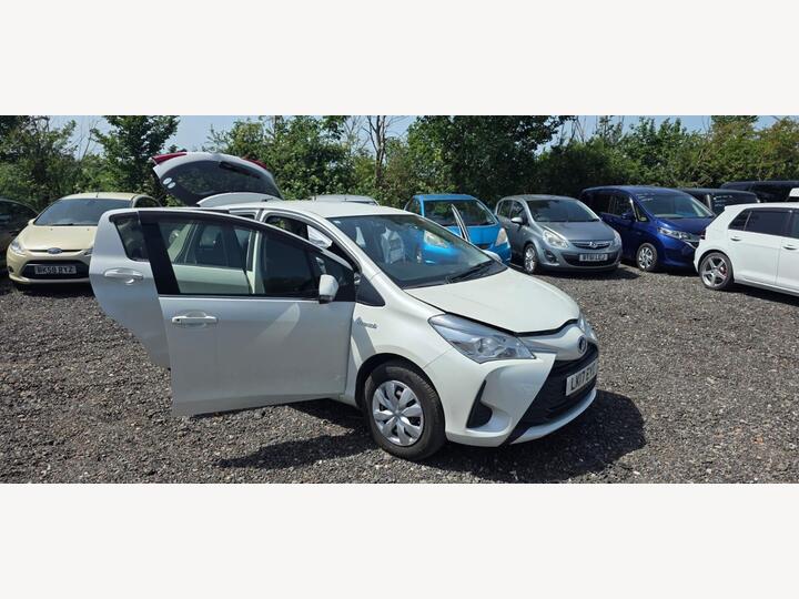 Toyota Yaris 1.5 VVT-h Active Hatchback 5dr Petrol Hybrid E-CVT Euro 6 (s/s) (100 Ps)