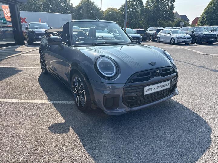 MINI Cooper Convertible 2.0C Sport Steptronic Euro 6 (s/s) 2dr