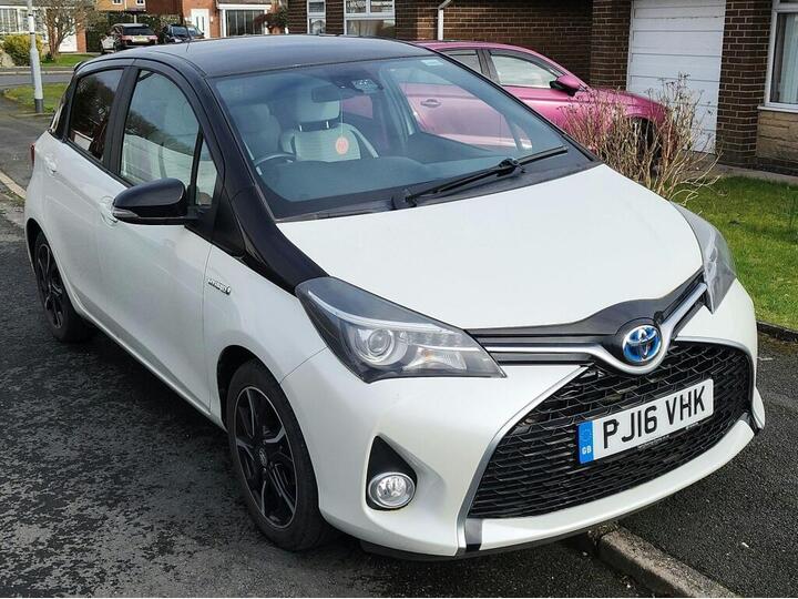 Toyota YARIS HYBRID ELECTRIC HATCHBACK 1.5 VVT-h Design E-CVT Euro 6 5dr (Safety Sense)