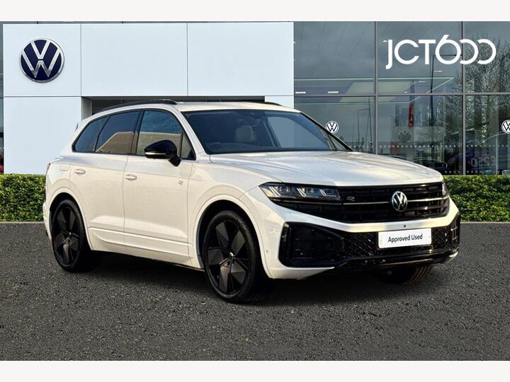 Volkswagen Touareg 3.0 TDI V6 Black Edition Tiptronic 4Motion Euro 6 (s/s) 5dr Volkswagen Touareg 3.0 TDI V6 Black Edition Tiptronic 4Motion Euro 6 (s/s) 5dr