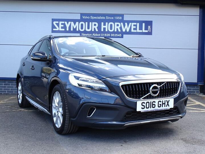 Volvo V40 Cross Country 1.5 T3 Pro Auto Euro 6 (s/s) 5dr