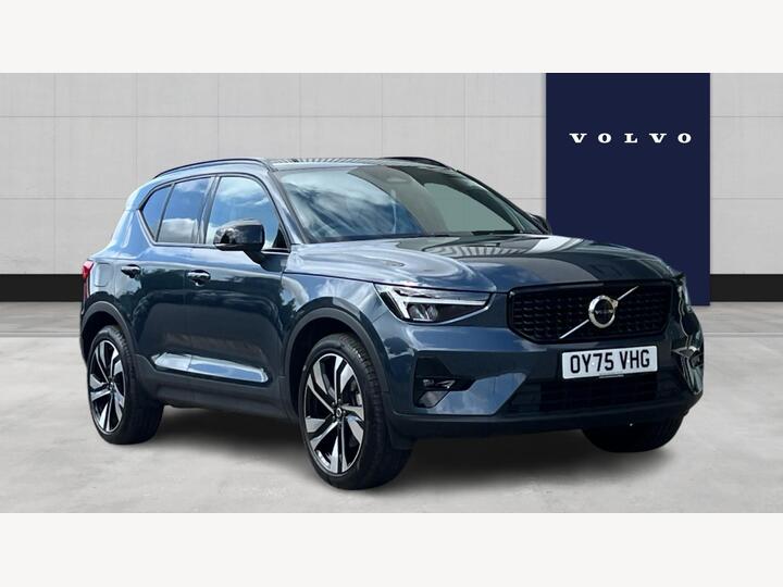 Volvo XC40 2.0 B4 MHEV Plus Dark DCT Auto Euro 6 (s/s) 5dr