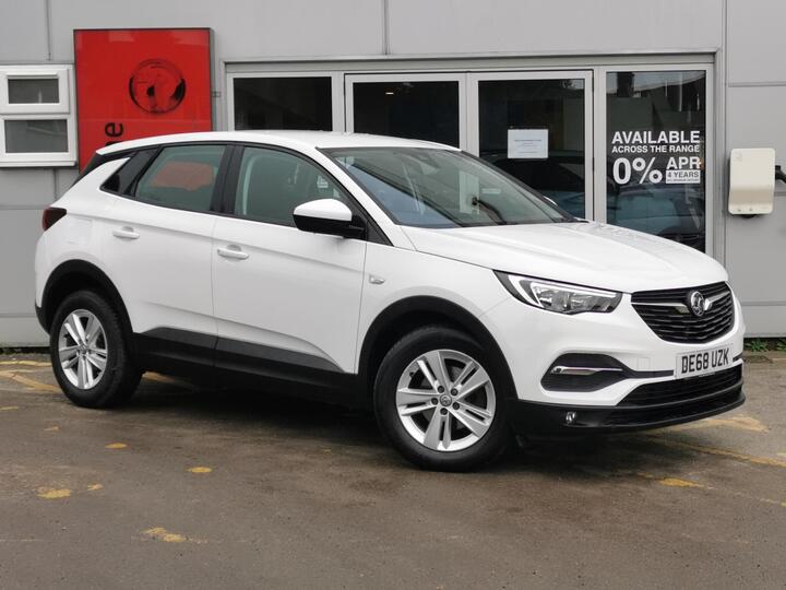 Vauxhall GRANDLAND 1.2 Turbo SE Auto Euro 6 (s/s) 5dr Vauxhall GRANDLAND 1.2 Turbo SE Auto Euro 6 (s/s) 5dr