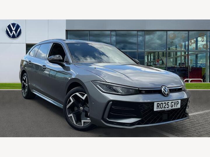 Volkswagen Passat 1.5 TSI EHybrid 19.7kWh R-Line DSG Euro 6 (s/s) 5dr Volkswagen Passat 1.5 TSI EHybrid 19.7kWh R-Line DSG Euro 6 (s/s) 5dr