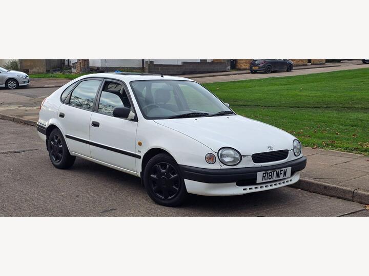 Toyota Corolla 1.6 GS 5dr