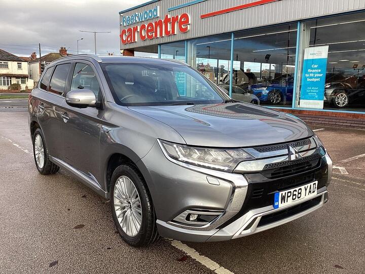 Mitsubishi Outlander 2.4h TwinMotor 13.8kWh 4h CVT 4WD Euro 6 (s/s) 5dr