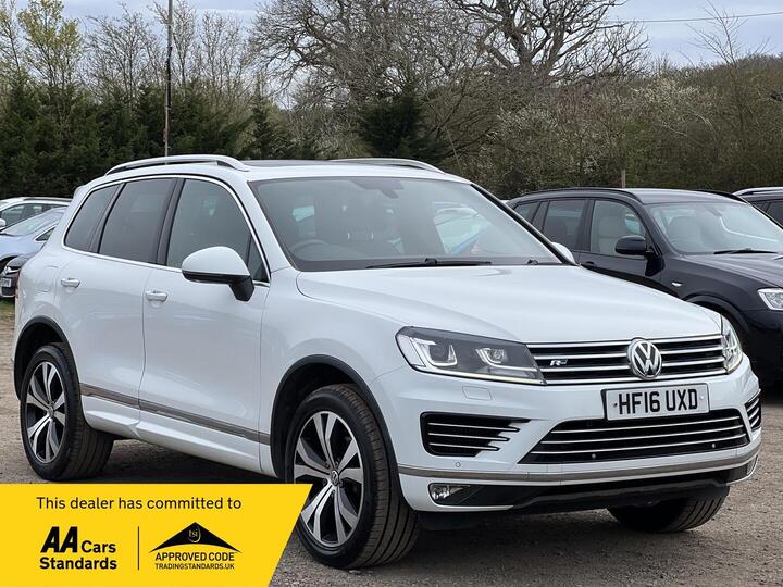 Volkswagen Touareg 3.0 TDI V6 BlueMotion Tech R-Line Tiptronic 4WD Euro 6 (s/s) 5dr Volkswagen Touareg 3.0 TDI V6 BlueMotion Tech R-Line Tiptronic 4WD Euro 6 (s/s) 5dr