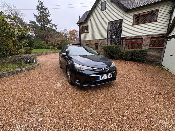 Toyota Avensis 1.6 D-4D Business Edition Touring Sports Euro 6 (s/s) 5dr Toyota Avensis 1.6 D-4D Business Edition Touring Sports Euro 6 (s/s) 5dr