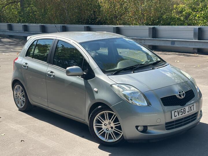 Toyota Yaris 1.3 VVT-i SR 5dr