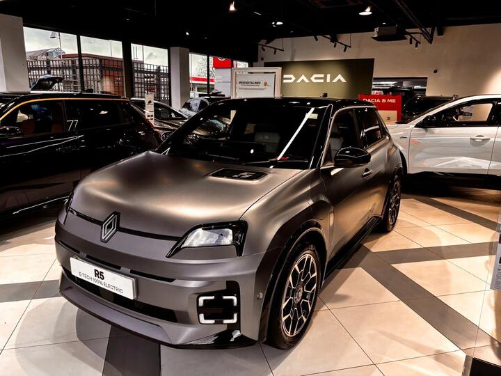 Renault 5 E-Tech Electric Comfort Range 52kWh Roland Garros Auto 5dr