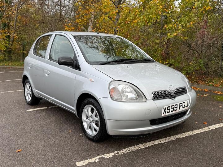 Toyota Yaris 1.3 VVT-i 16v CDX 5dr Toyota Yaris 1.3 VVT-i 16v CDX 5dr