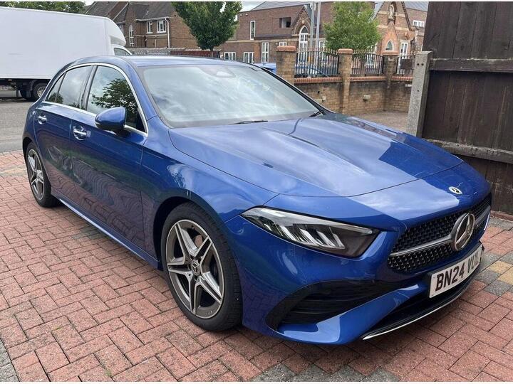Mercedes-Benz A-CLASS 1.3 A200h MHEV AMG Line (Executive) 7G-DCT Euro 6 (s/s) 5dr Mercedes-Benz A-CLASS 1.3 A200h MHEV AMG Line (Executive) 7G-DCT Euro 6 (s/s) 5dr