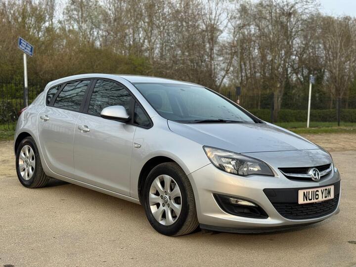 Vauxhall Astra 1.6 CDTi EcoFLEX 94g Design Euro 6 (s/s) 5dr Vauxhall Astra 1.6 CDTi EcoFLEX 94g Design Euro 6 (s/s) 5dr