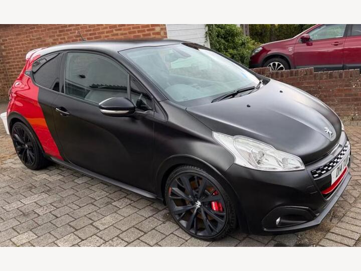 Peugeot 208 1.6 THP GTi By Peugeot Sport Euro 6 (s/s) 3dr Peugeot 208 1.6 THP GTi By Peugeot Sport Euro 6 (s/s) 3dr