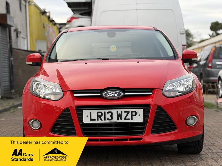 Ford Focus 1.0T EcoBoost Zetec Euro 5 (s/s) 5dr